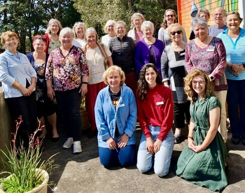 Group photo of Wollongong Spinners & Weavers members